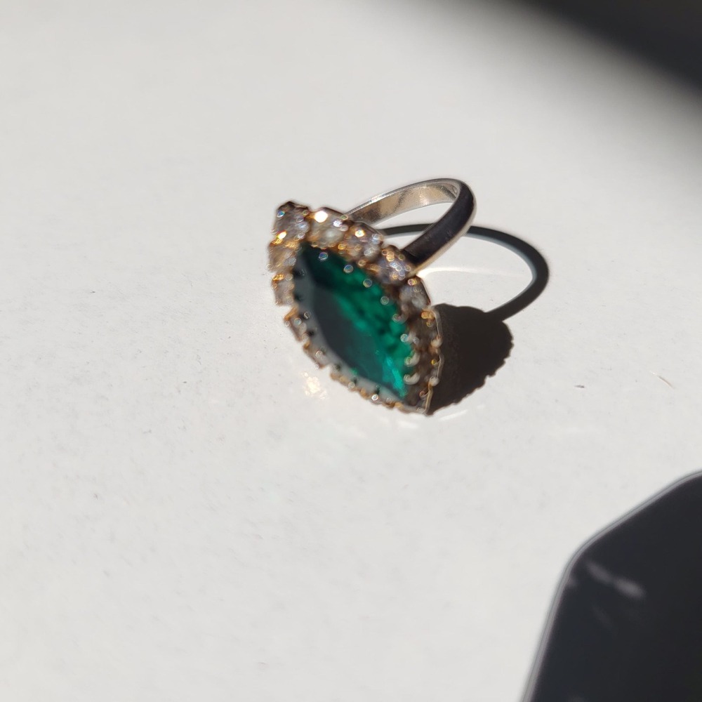 Vintage Marquise Emerald Green Glass Rhinestone Cocktail Ring Size 6 Silver - Picture 10 of 10
